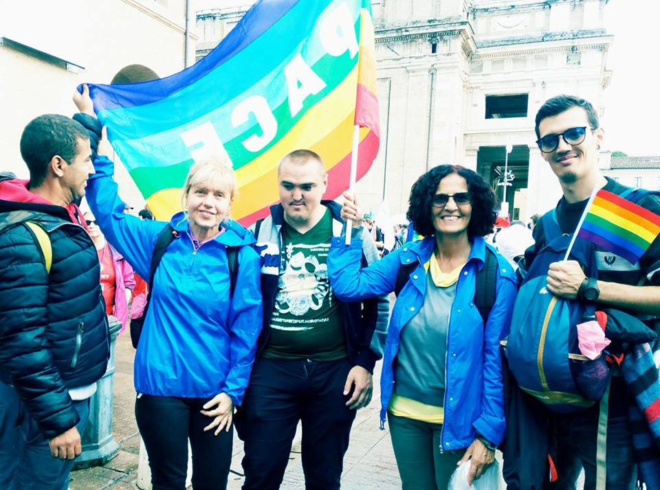  43253573_2018995238138259_1146427677264052224_n 