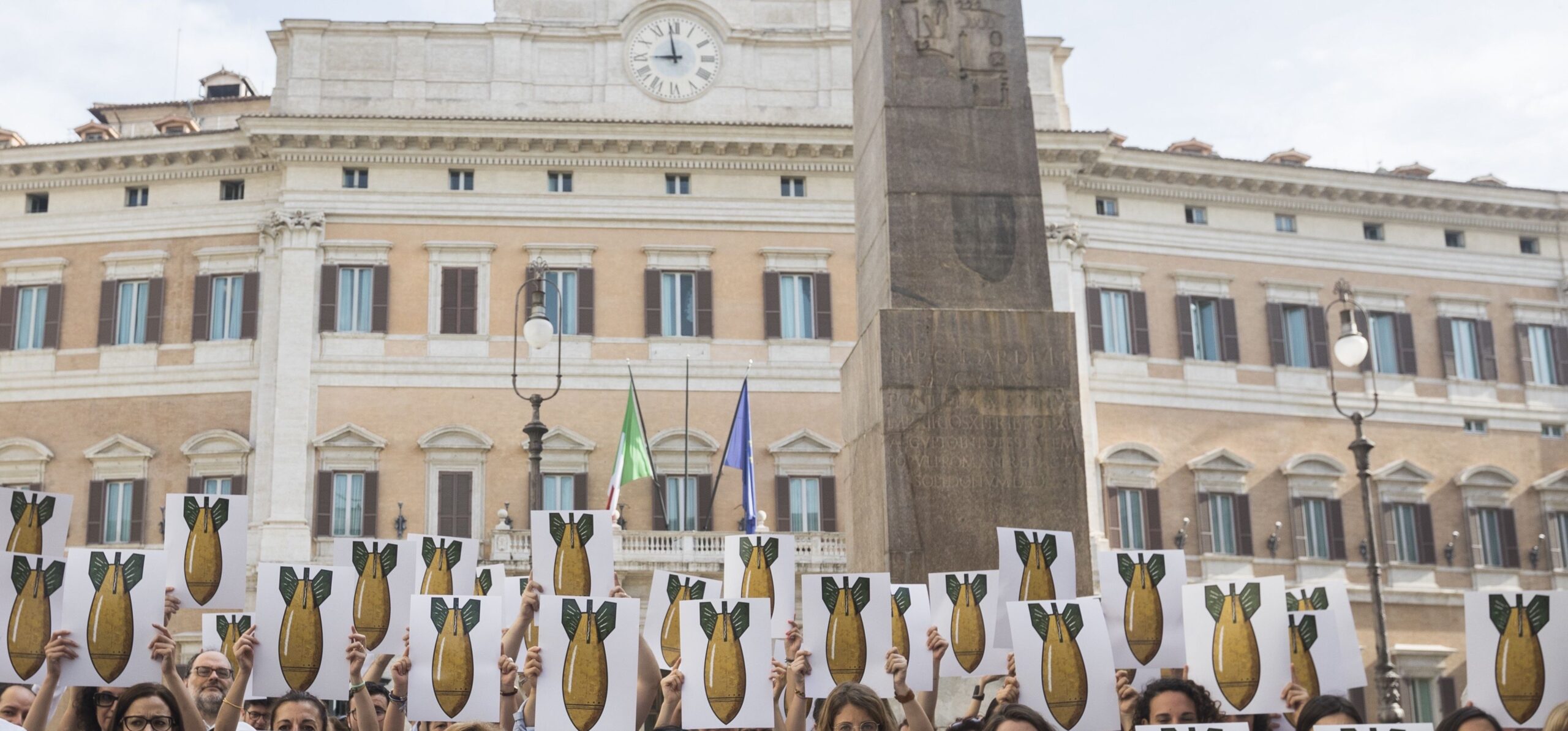 Basta favori ai mercanti di armi! Fermiamo lo svuotamento della Legge 185/90