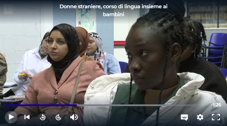 Donne straniere, corso di lingua insieme ai bambini